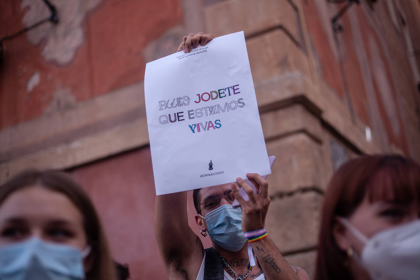 Fotos: Concentración en Murcia para condenar el homicidio de un joven en La Coruña