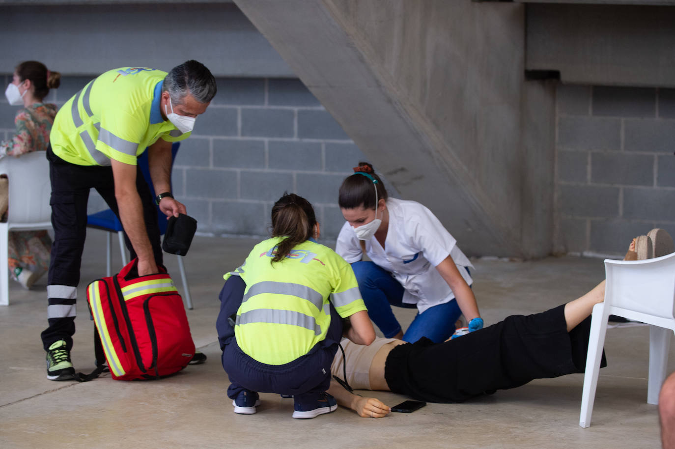 Fotos: Los Erasmus se vacunan este martes en el Enrique Roca