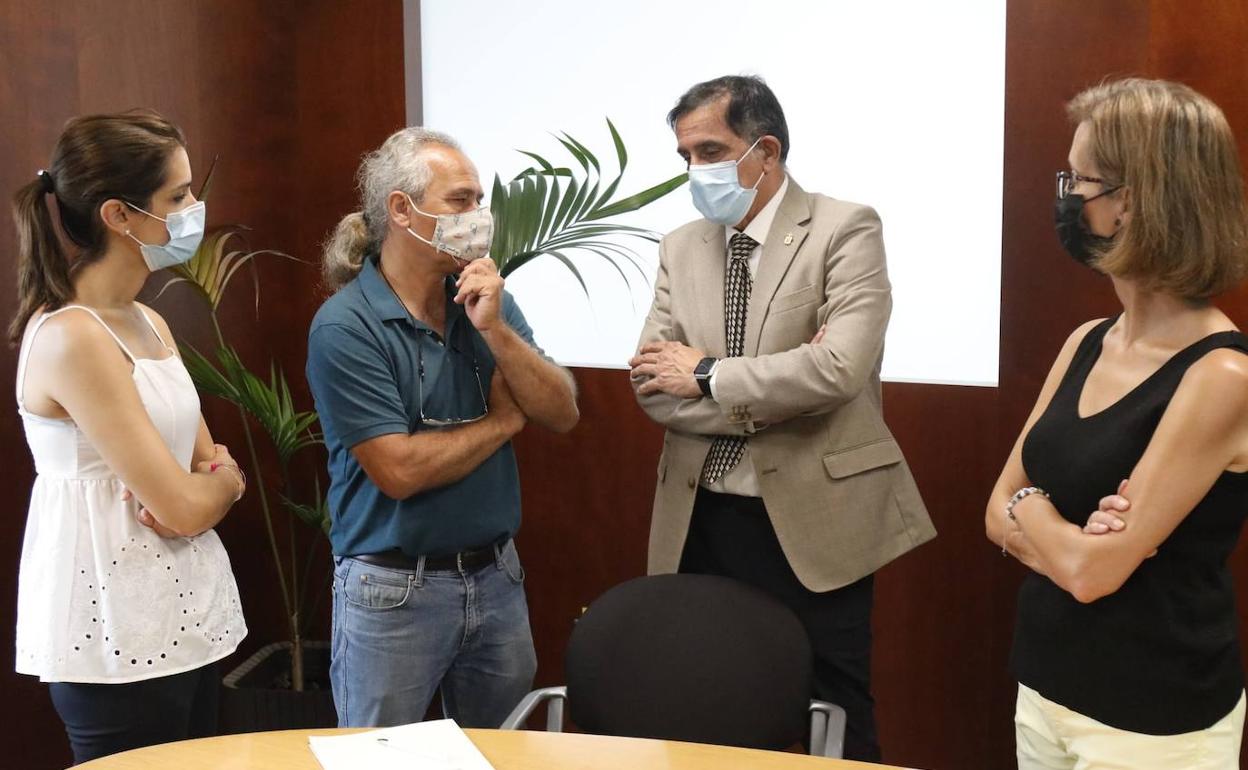 El alcalde de Murcia visita la Planta Potabilizadora de Aguas de Murcia.