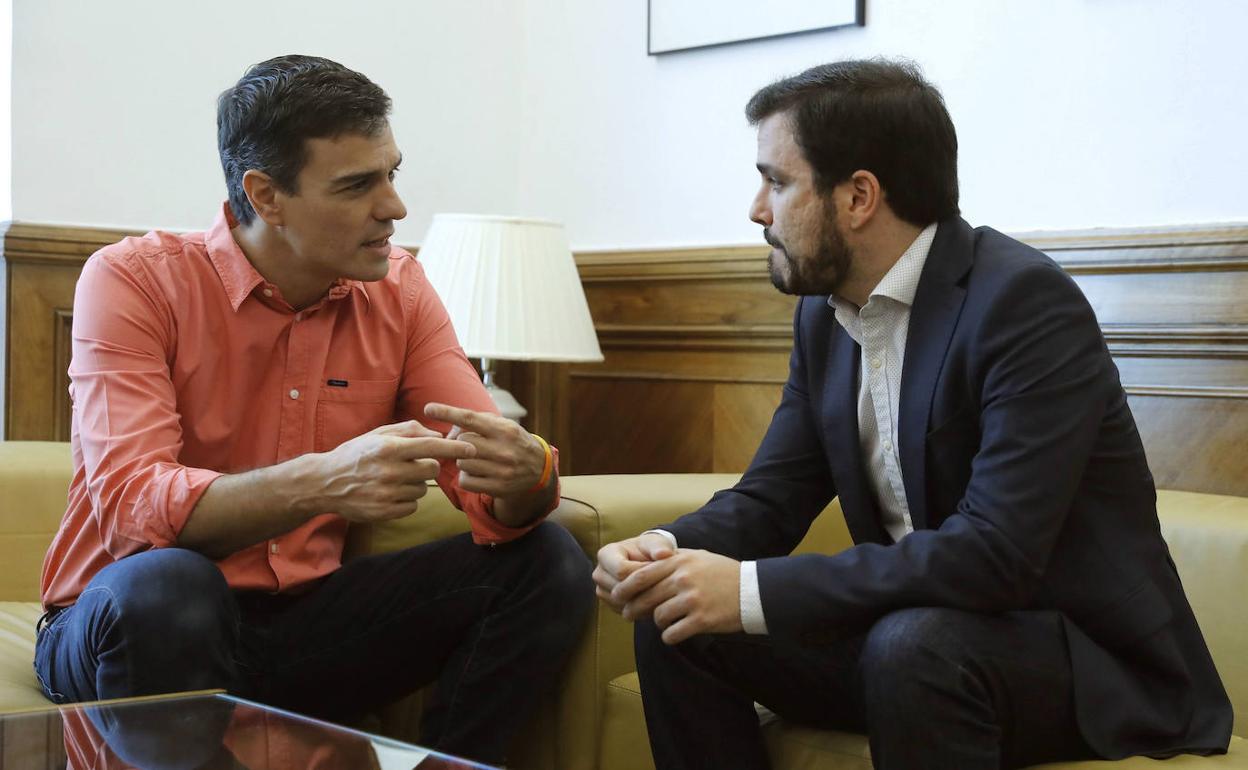 Pedro Sánchez y Alberto Garzón, en una imagen de archivo. 