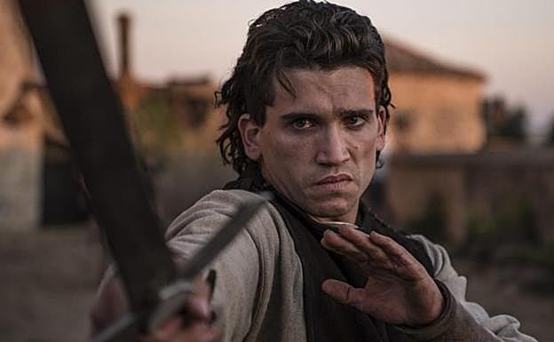 El actor murciano Jaime Lorente como 'El Cid', en la serie que produce Zebra.