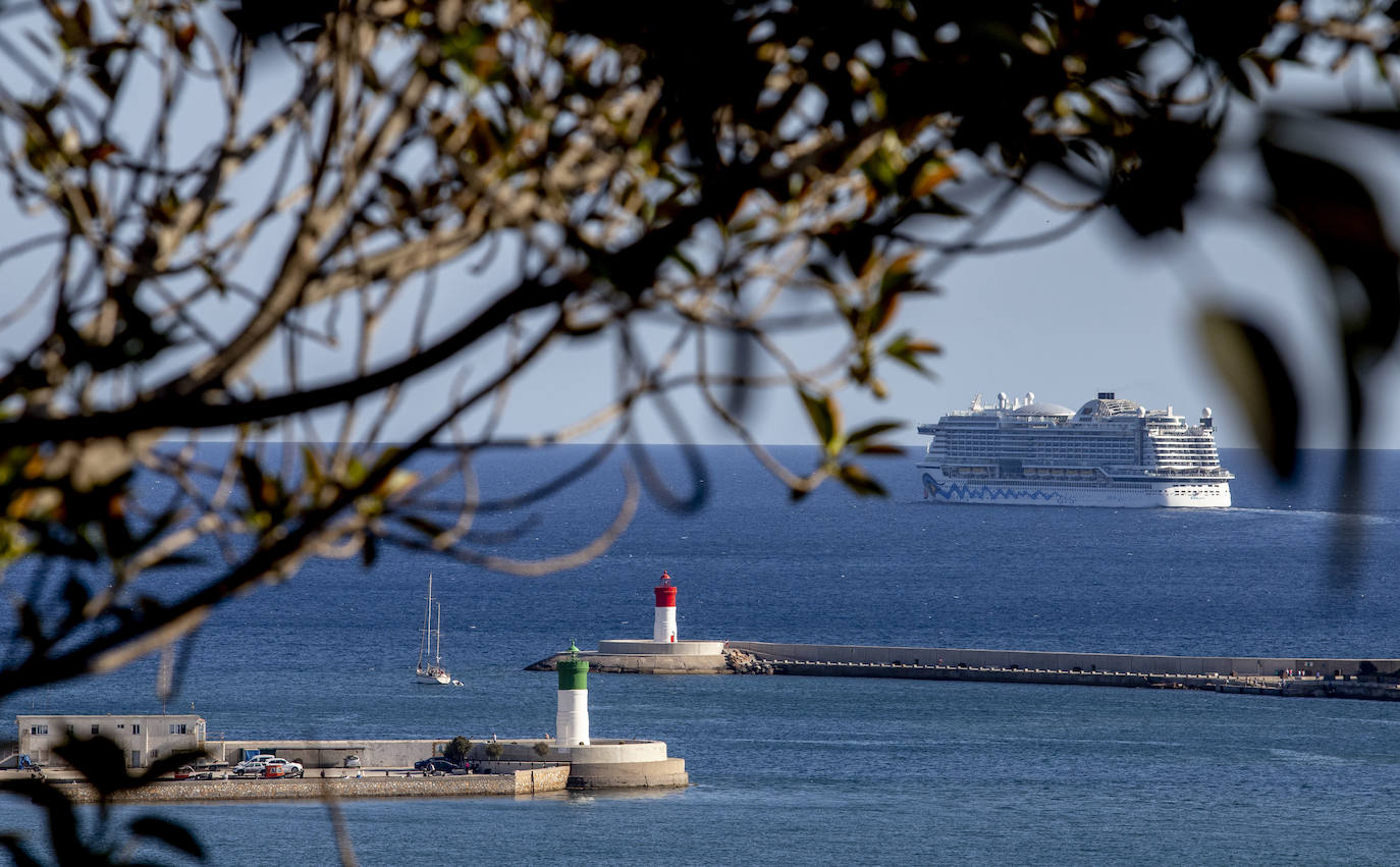 Fotos: El crucero Aída realiza la primera escala en el Puerto de Cartagena tras la pandemia