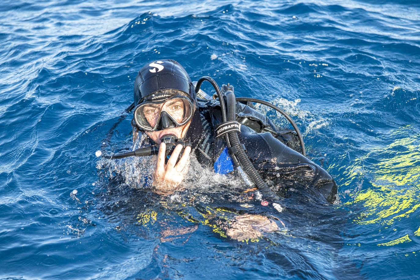 Fotos: Simulacro de un accidente de actividad subacuática en Cabo de Palos coordinado por Salvamento Marítimo