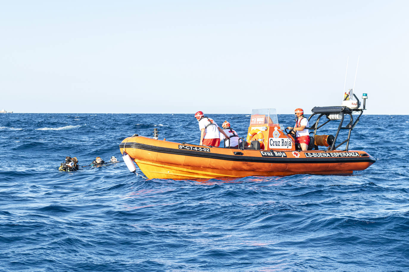 Fotos: Simulacro de un accidente de actividad subacuática en Cabo de Palos coordinado por Salvamento Marítimo