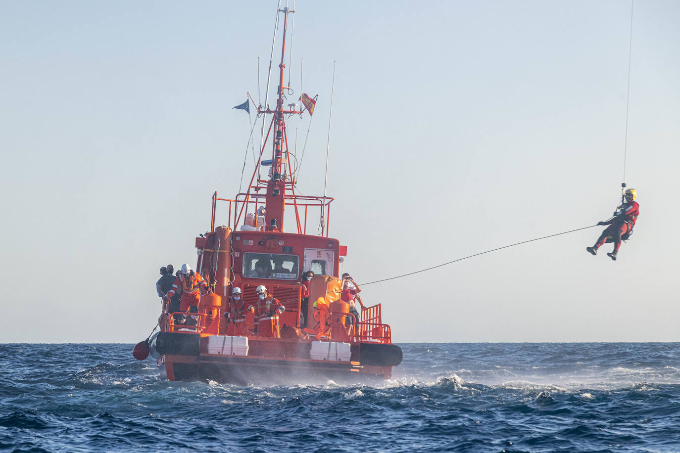 Fotos: Simulacro de un accidente de actividad subacuática en Cabo de Palos coordinado por Salvamento Marítimo