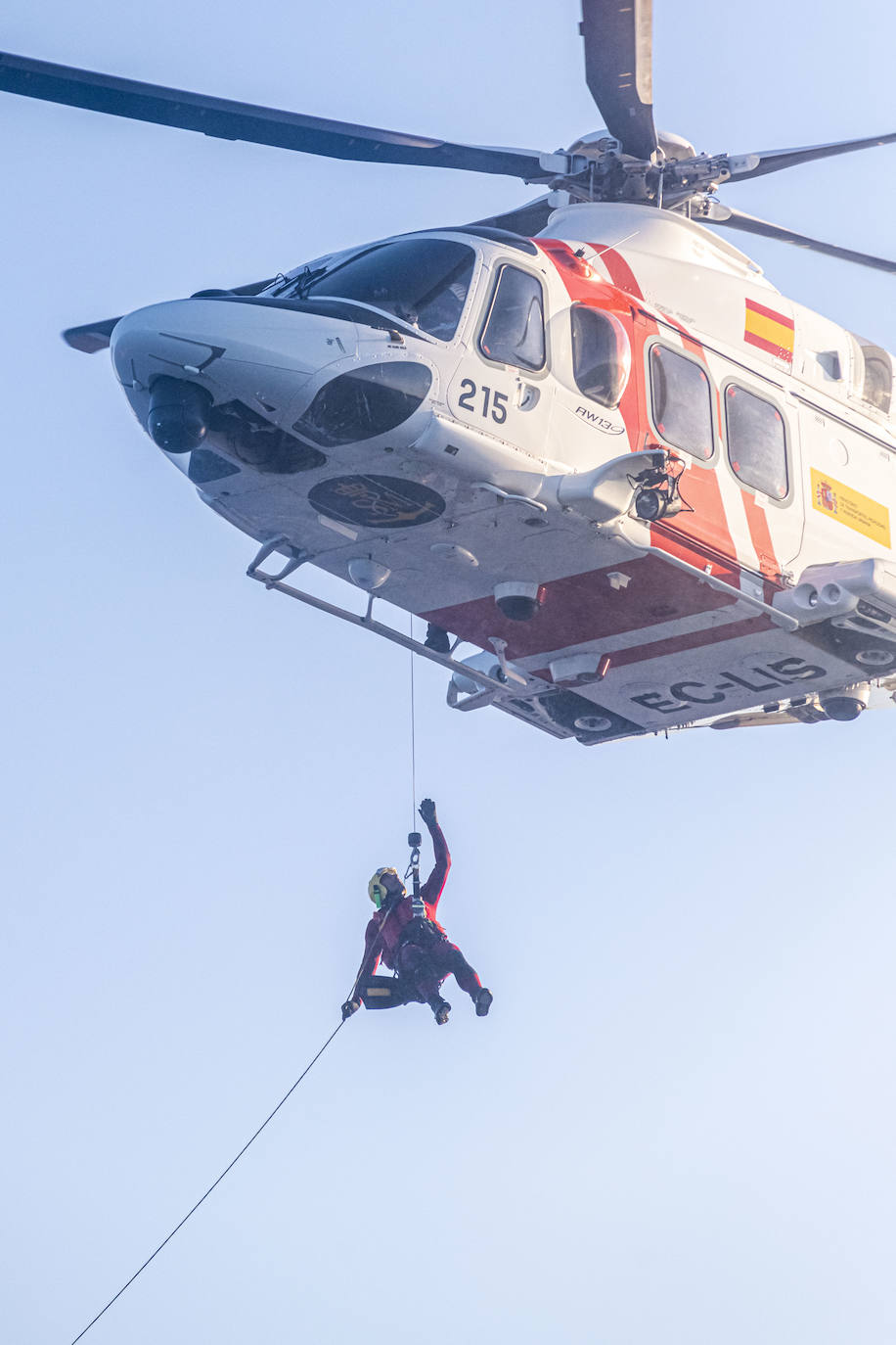 Fotos: Simulacro de un accidente de actividad subacuática en Cabo de Palos coordinado por Salvamento Marítimo