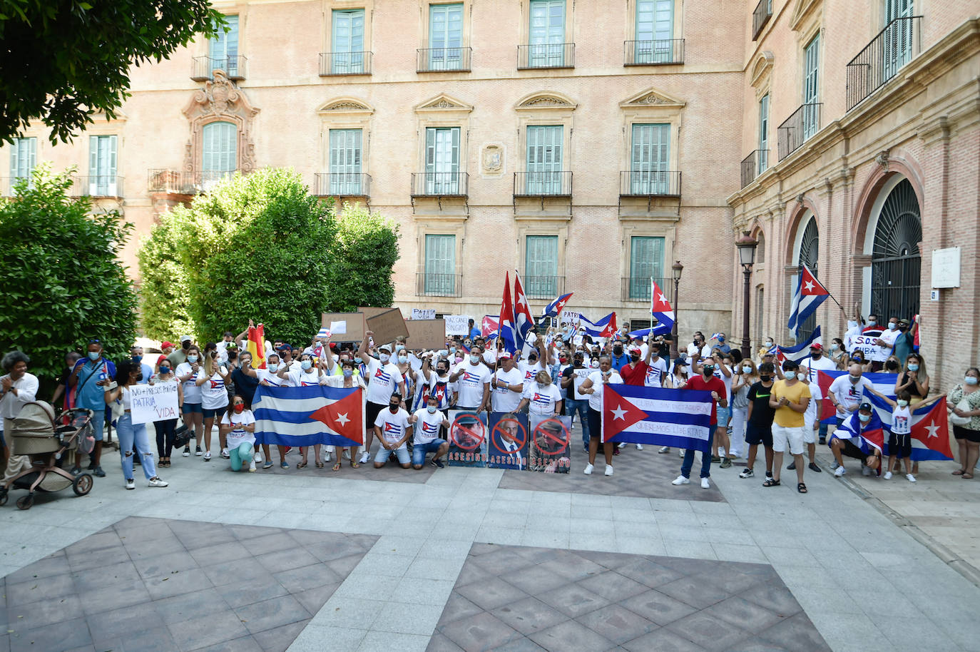 Fotos: Concentración en Murcia en contra del régimen castrista