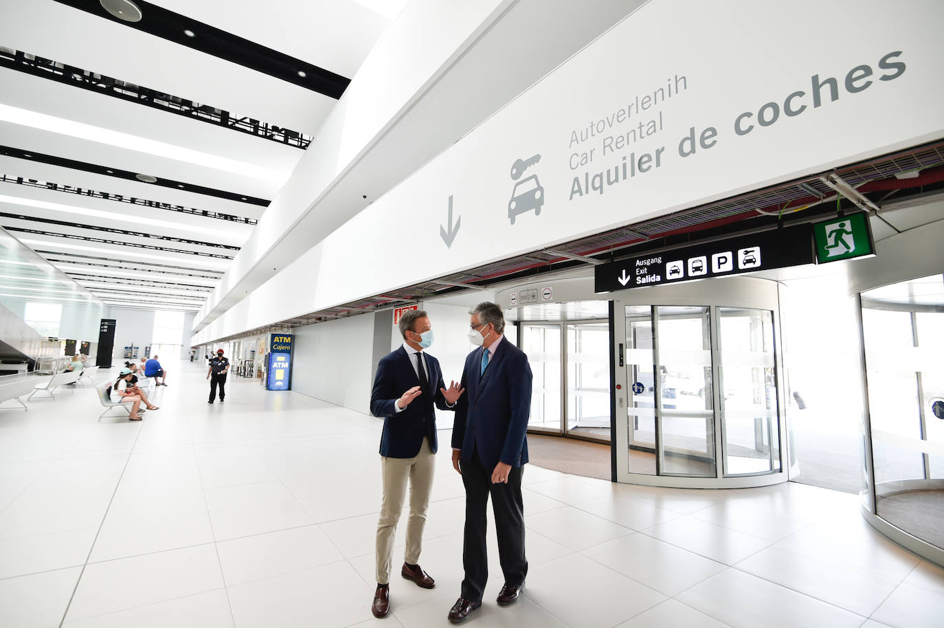 Fotos: El aeropuerto de la Región busca nuevas rutas con Madrid, Galicia, Francia y Alemania