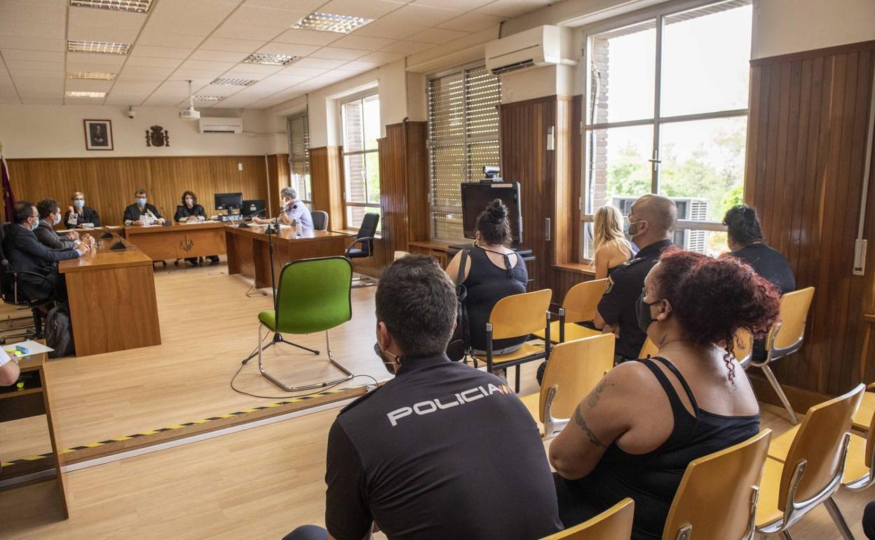 Las acusadas comparecieron la semana pasad en la Audiencia Provincial.