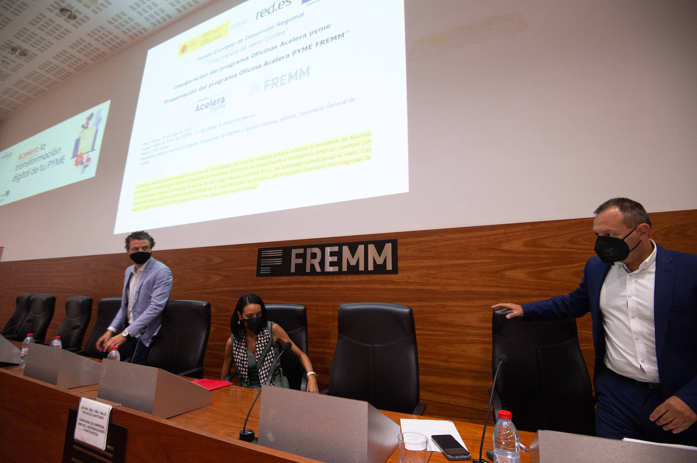 Fotos: Valle Miguélez preside la inauguración de la Oficina Acelera Pyme