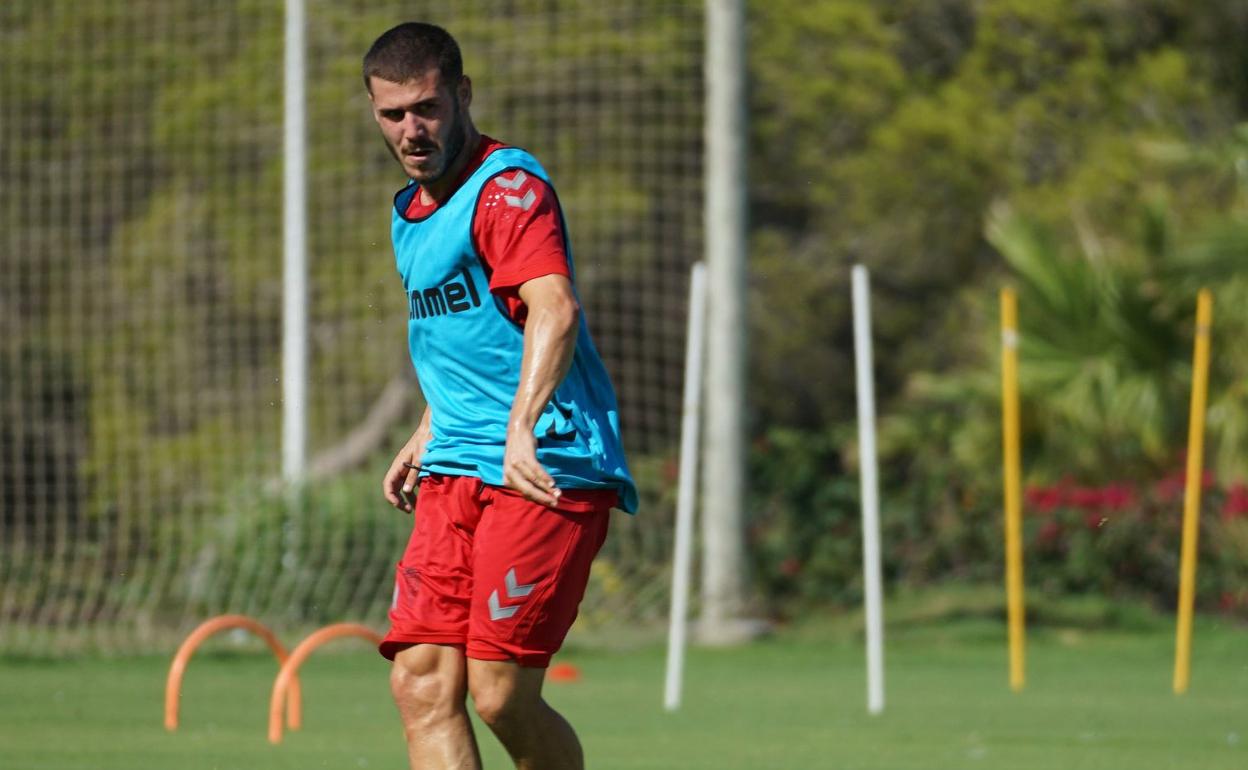 Julio Gracia, en el entrenamiento de ayer en Campoamor. 