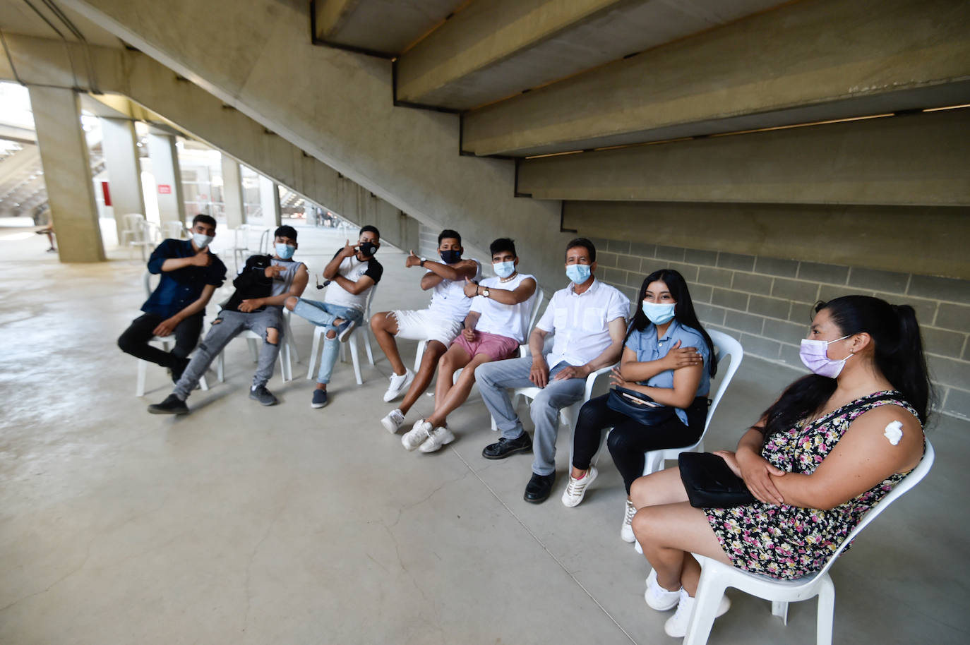 Fotos: Vacuna para los trabajadores del campo en el Enrique Roca