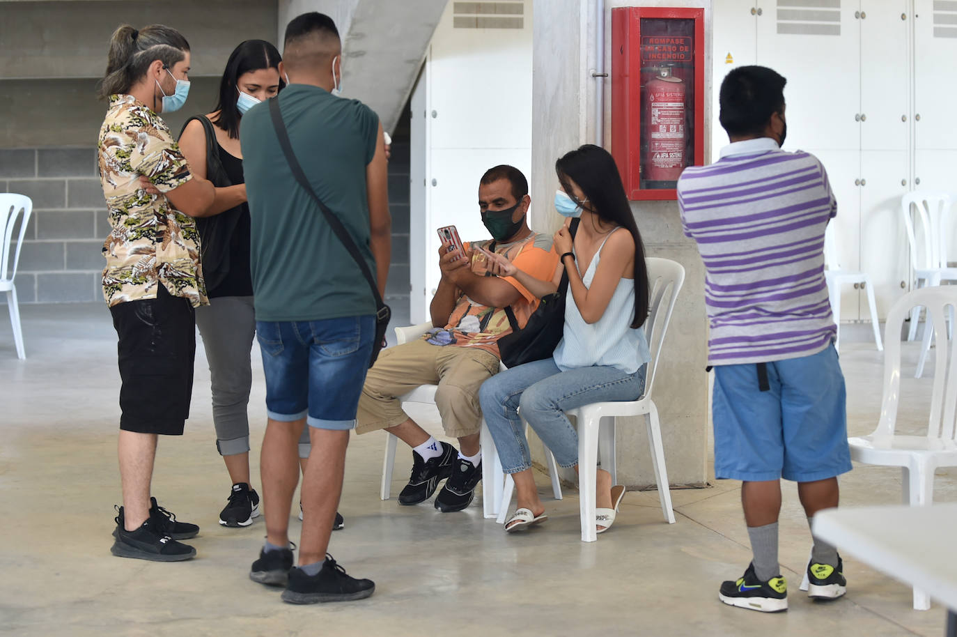 Fotos: Vacuna para los trabajadores del campo en el Enrique Roca