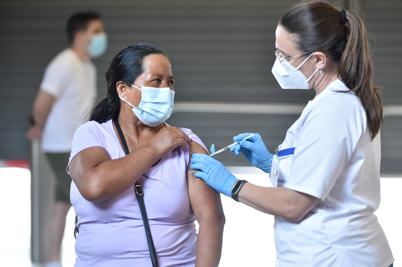 Fotos: Vacuna para los trabajadores del campo en el Enrique Roca