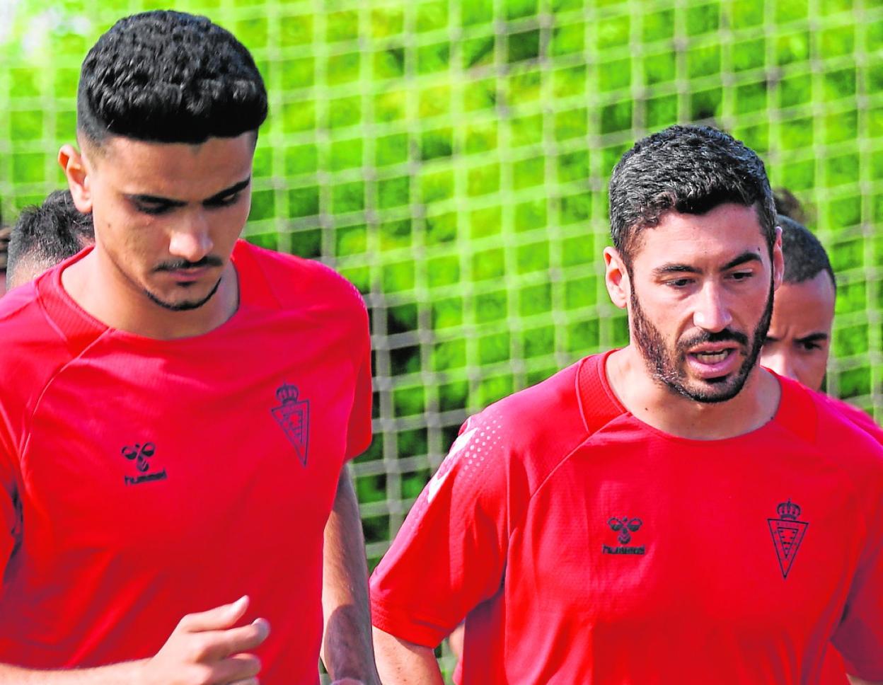 Antonio López (d) junto a Youness, en un entrenamiento de esta semana en Campoamor. 