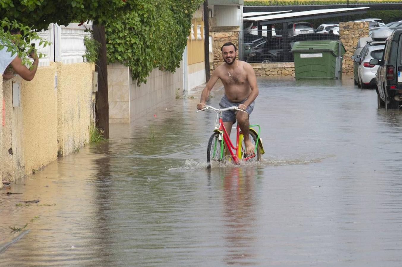 Calles inundadas en Mazarrón por la lluvia, este lunes.