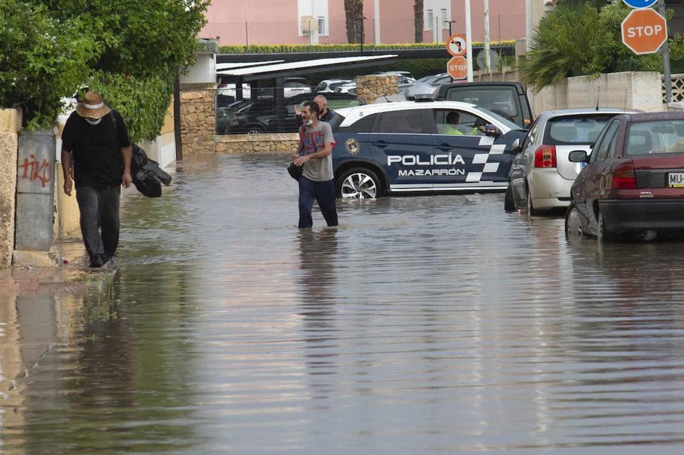 Calles inundadas en Mazarrón por la lluvia, este lunes.