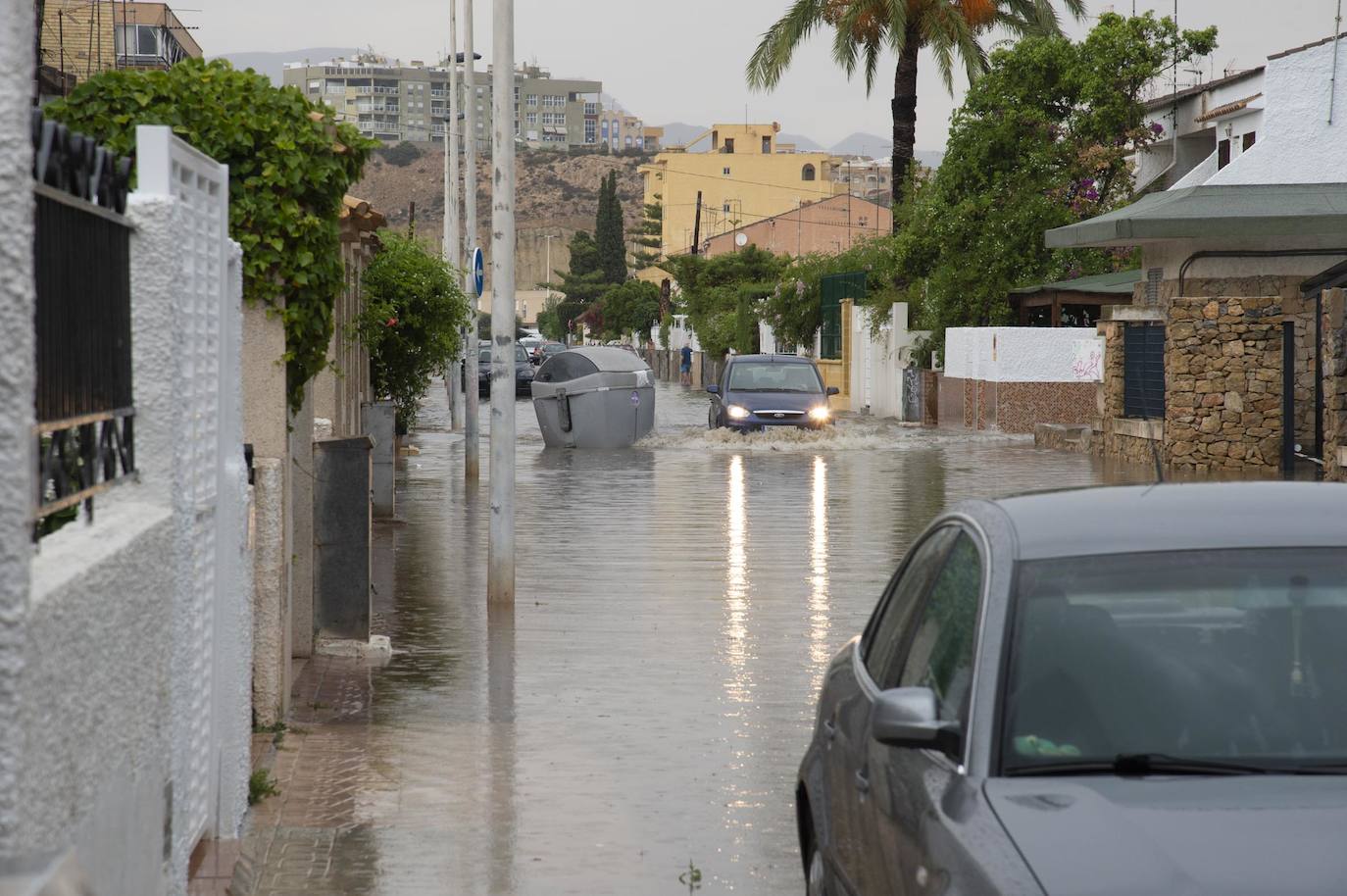 Calles inundadas en Mazarrón por la lluvia, este lunes.