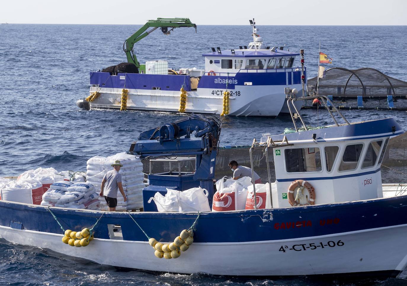 Fotos: Viveros marinos de doradas y lubinas en San Pedro