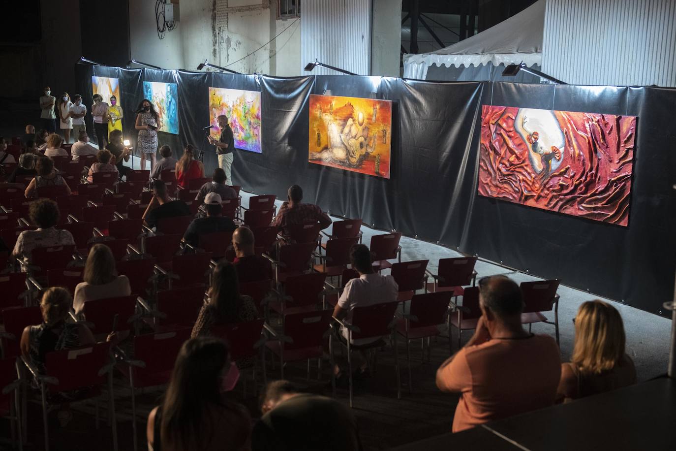 Fotos: Arte para engalanar el nuevo escenario del Cante de las Minas