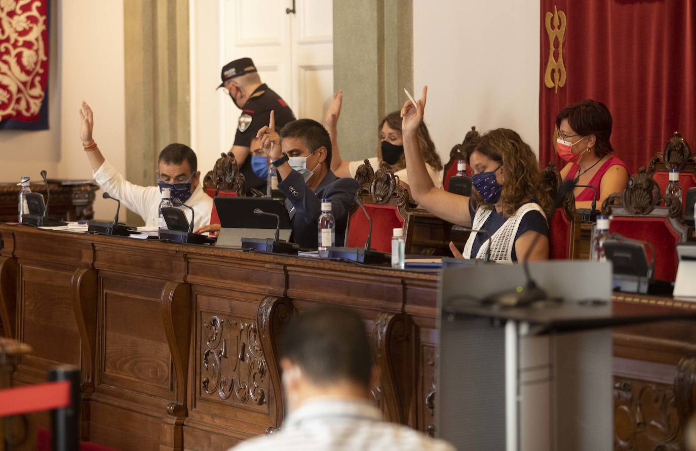 Fotos: El Pleno de Cartagena exige a Vélez un debate inmediato y abierto sobre la ubicación del Centro de Extranjeros