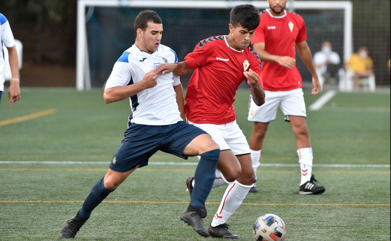 Lance durante el partido amistoso del pasado jueves entre el Real Murcia y el Archena.