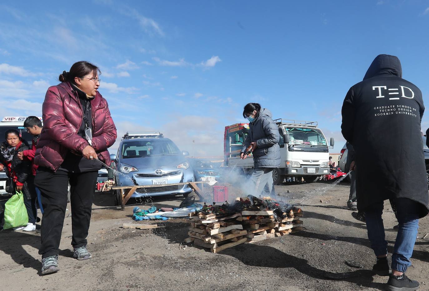 Fotos: Canto de agradecimiento a la Madre Tierra