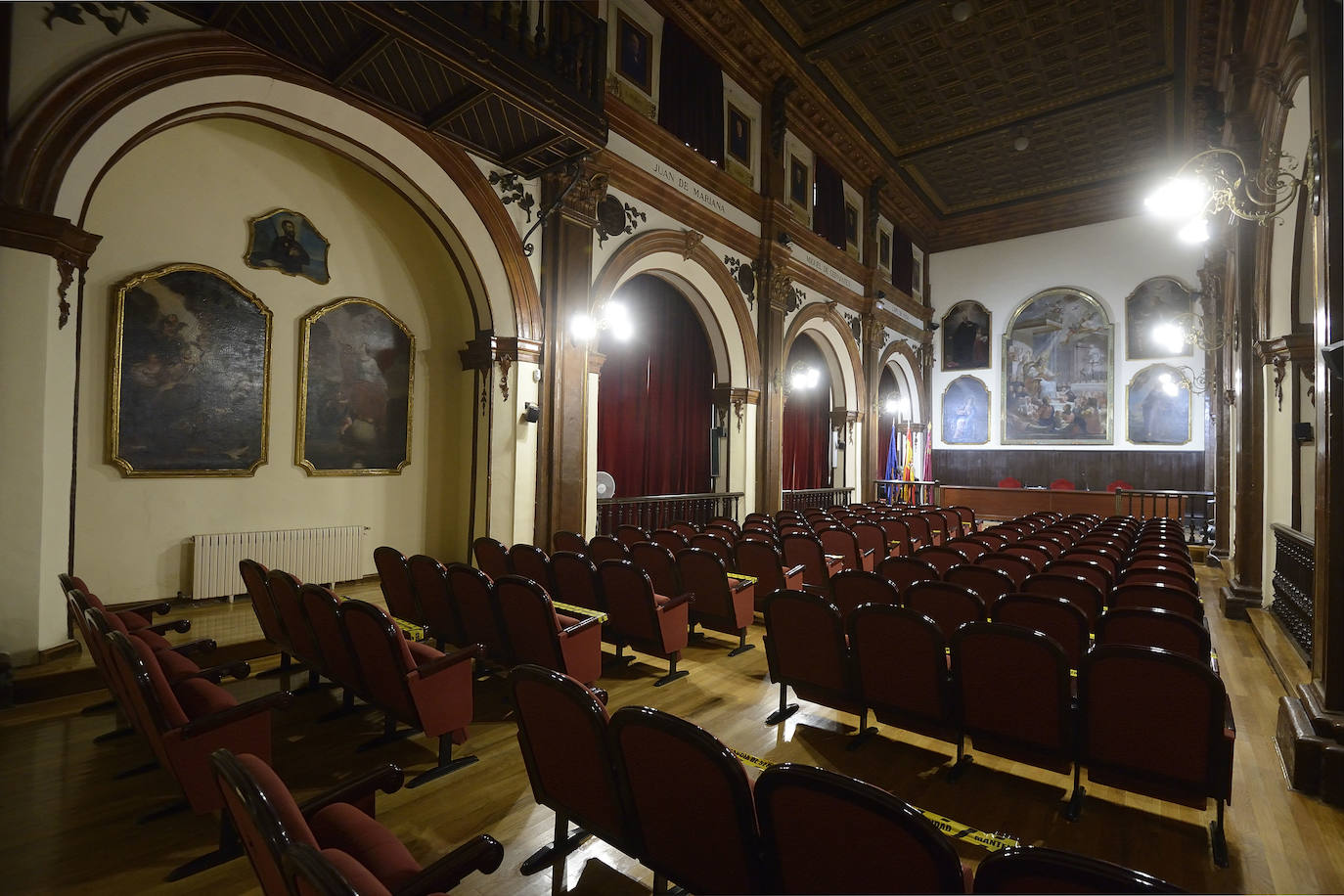 Fotos: Cuadros de Vicente Inglés en el IES Cascales