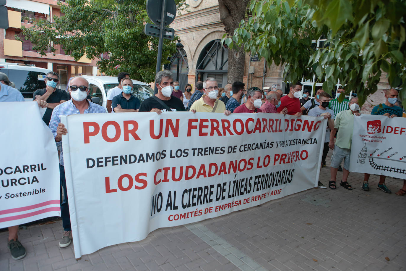Fotos: Protesta en Lorca contra el cierre de la línea de Cercanías Murcia-Águilas