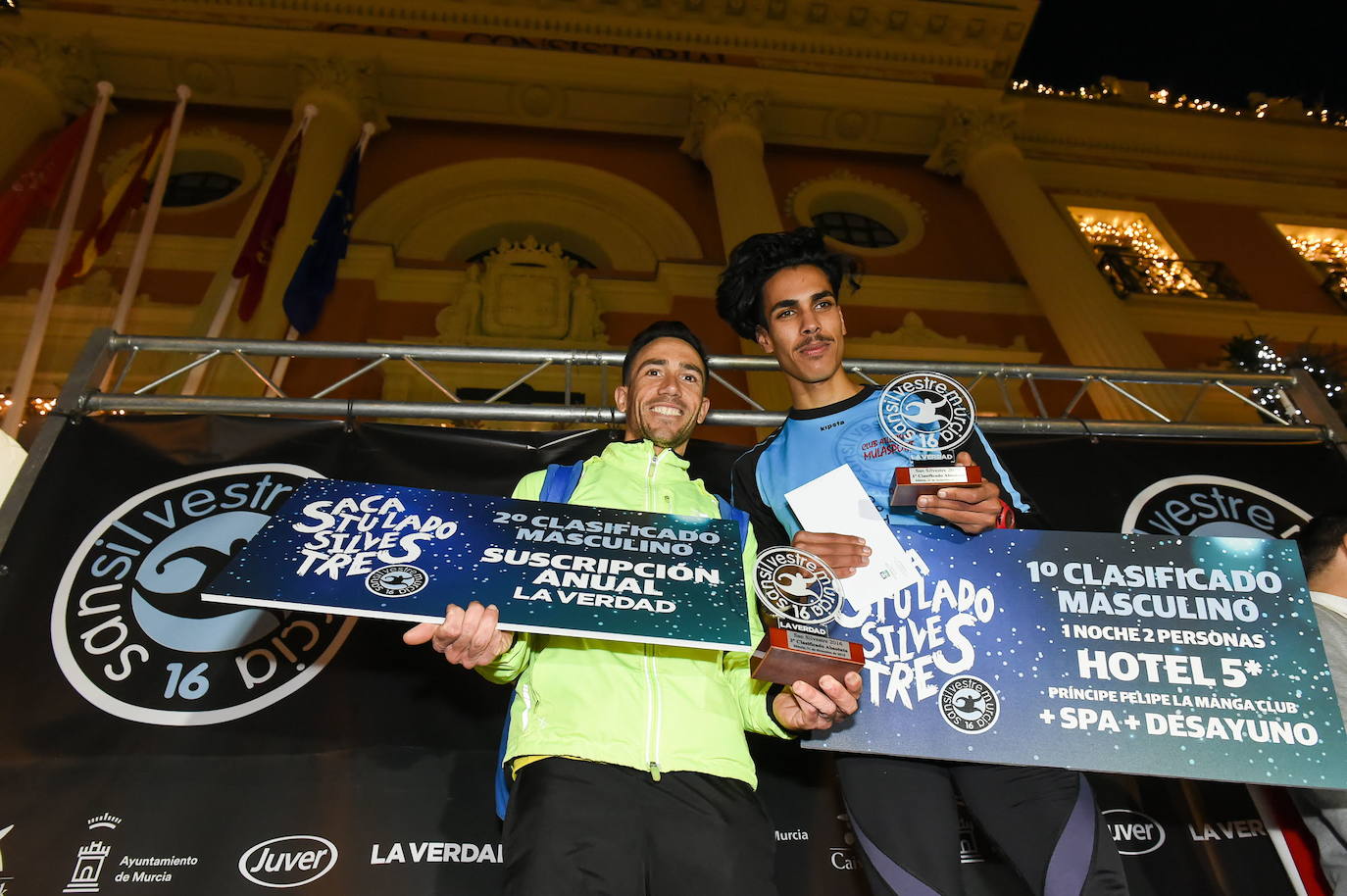 Mohamed Katir y Guillaume Le Mouhaer, los dos primeros en la San Silvestre de Murcia de 2016.