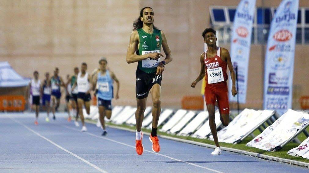Mohamed Katir ganando la carrera de Nerja, el 14 de mayo de 2021. 
