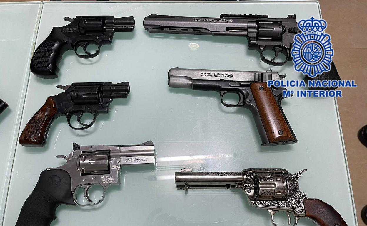 Armas incautadas por la Policía Nacional.