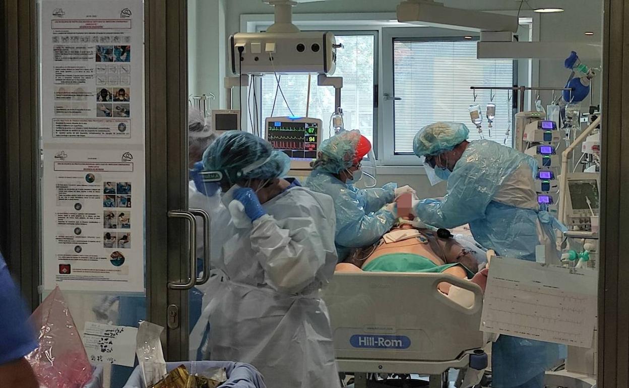 UCI del Hospital Reina Sofía de Murcia. 