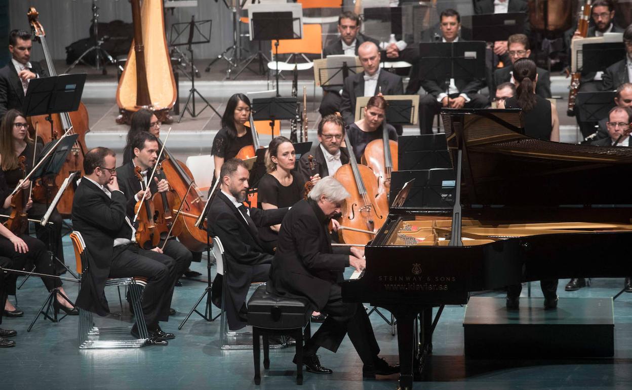 El pianista bilbaíno Joaquín Achúcarro actuará con la Orquesta Sinfónica de la Región de Murcia el 1 de octubre.