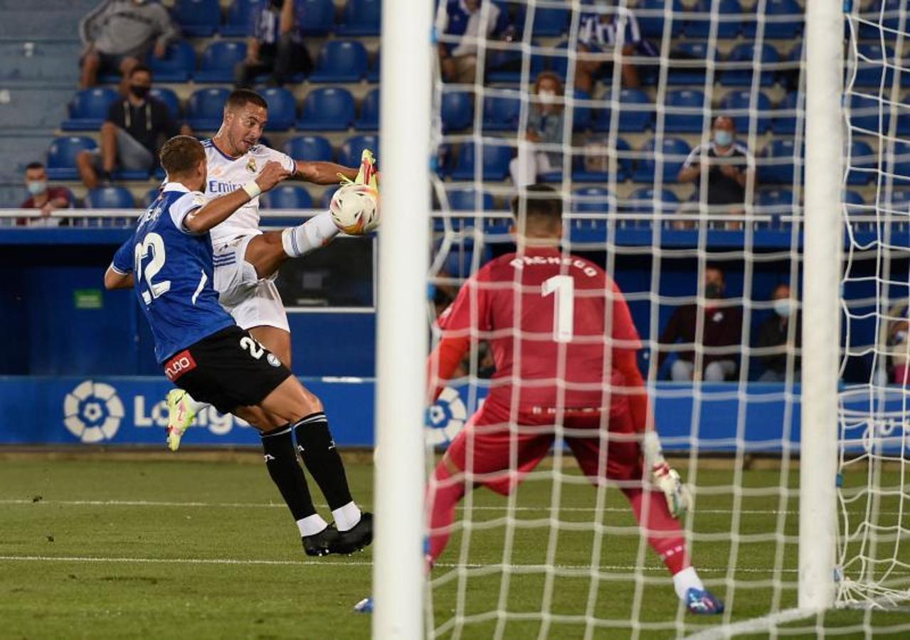 Fotos: Las mejores imágenes del Alavés-Real Madrid