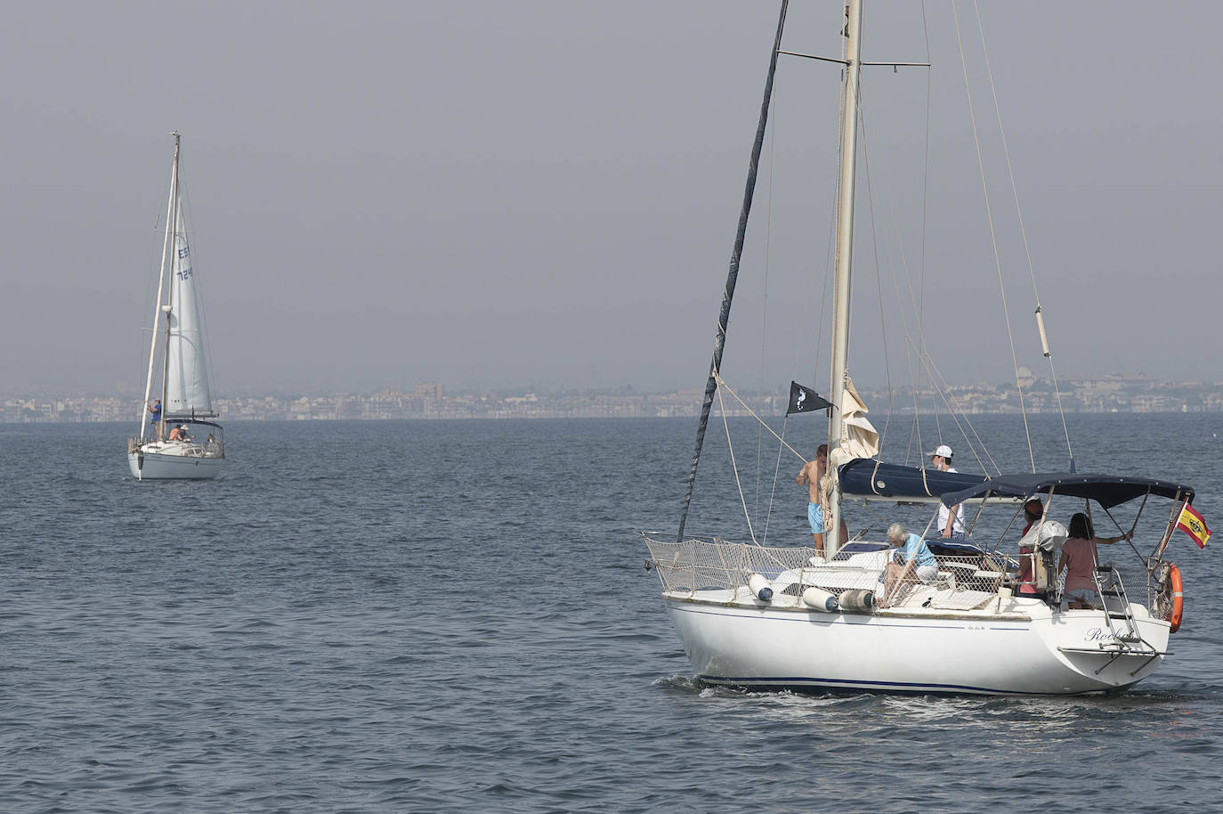 Fotos: Medio centenar de veleros salen a navegar unidos en defensa de una voz propia para el Mar Menor