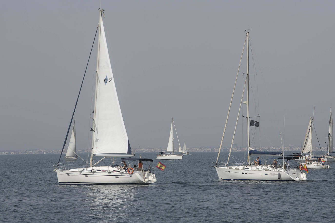 Fotos: Medio centenar de veleros salen a navegar unidos en defensa de una voz propia para el Mar Menor