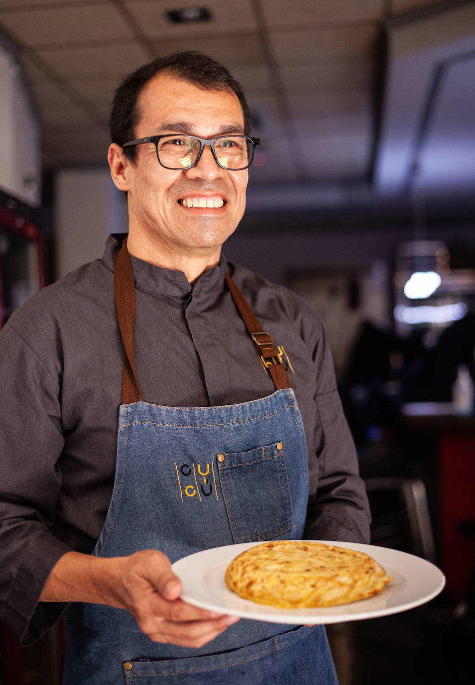 Fotos: Así se cocina la tortilla de Murcia que competirá por ser la mejor de España