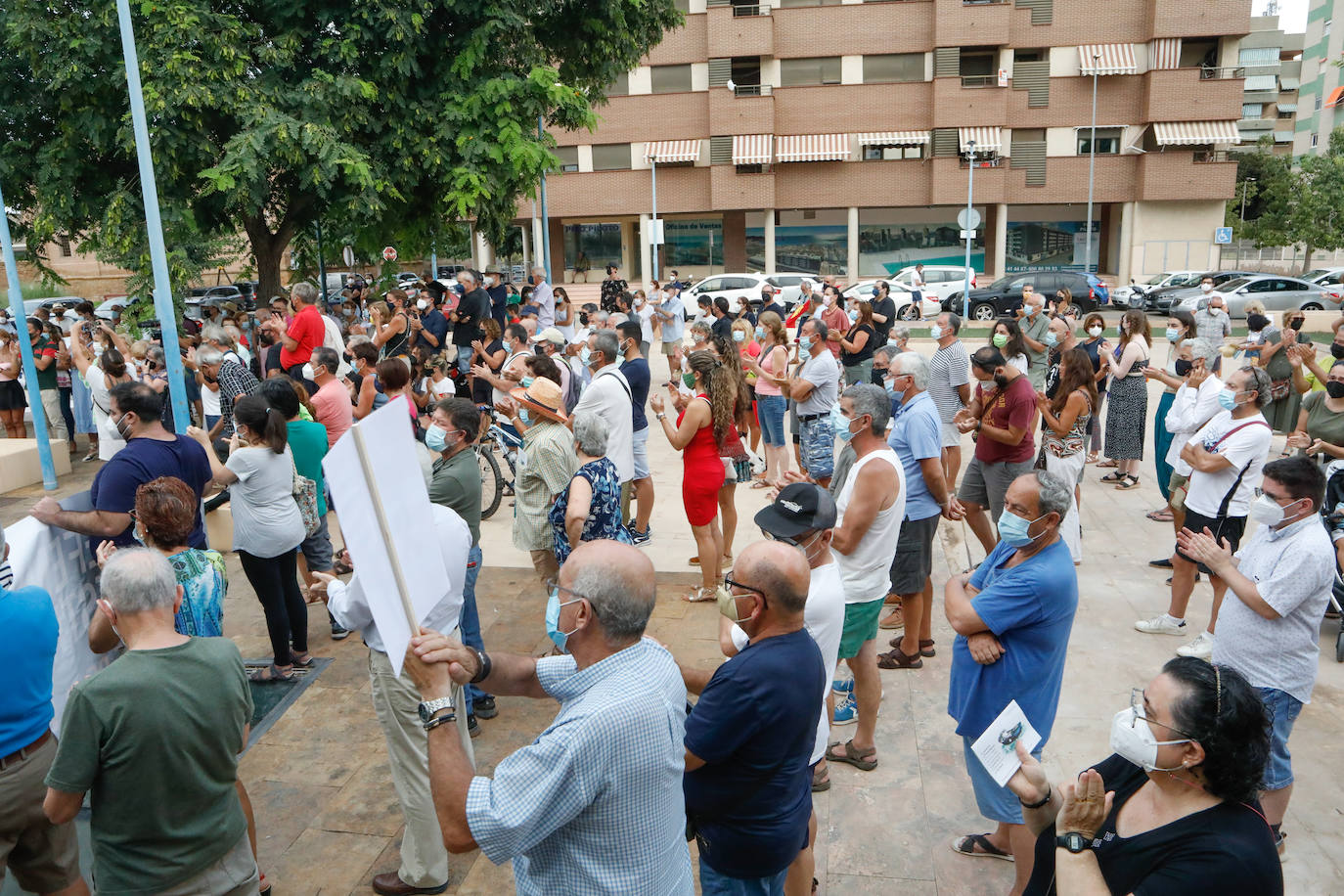 Fotos: Protesta en Águilas por el cierre de la línea de Cercanías