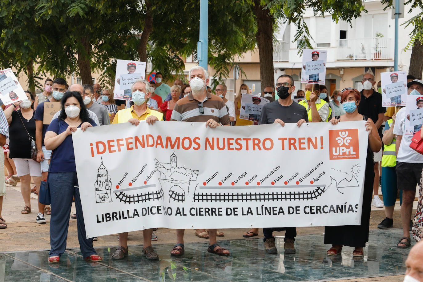 Fotos: Protesta en Águilas por el cierre de la línea de Cercanías