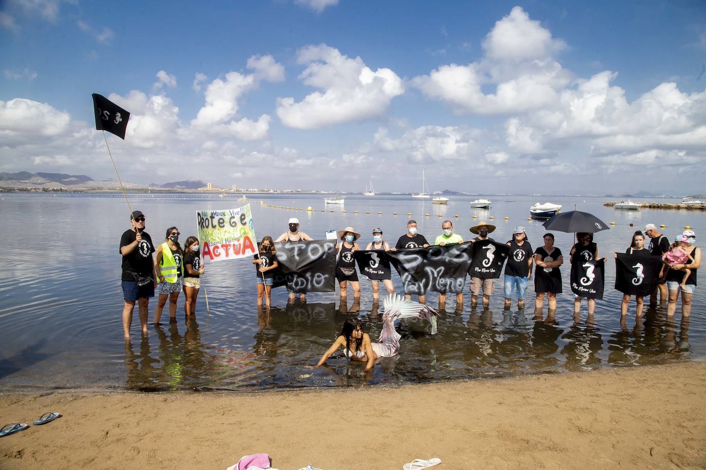 Fotos: Nueva protesta reivindicativa por el «ecocidio» del Mar Menor