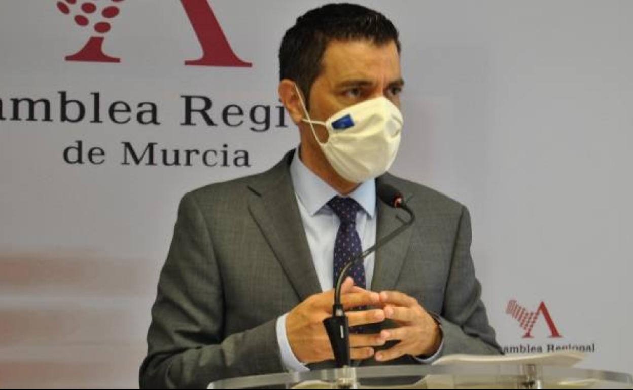 El eurodiputado Marcos Ros durante una rueda de prensa.