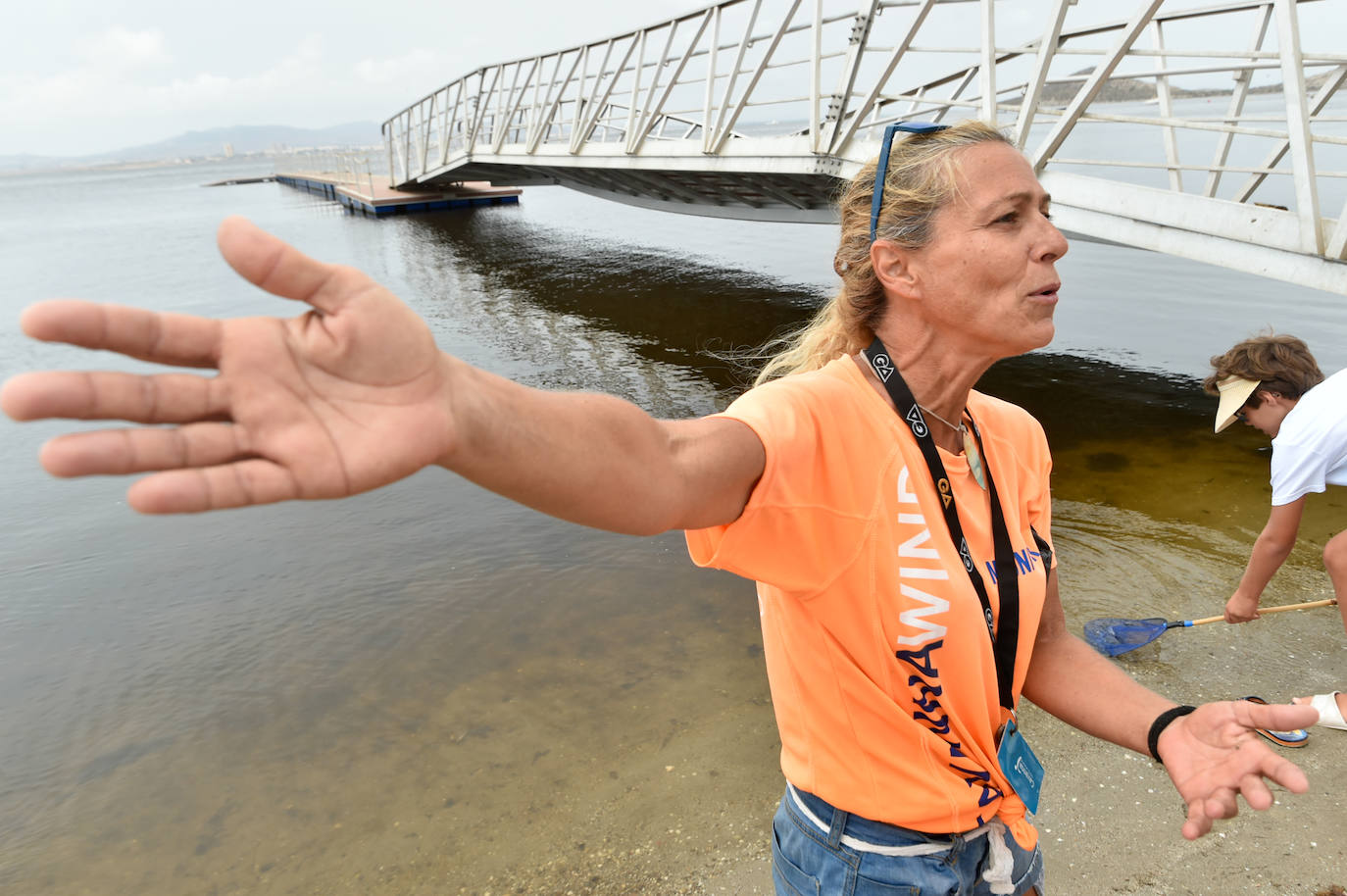 Fotos: Nuevo cierre de playas al cumplirse una semana con peces muertos en el Mar Menor