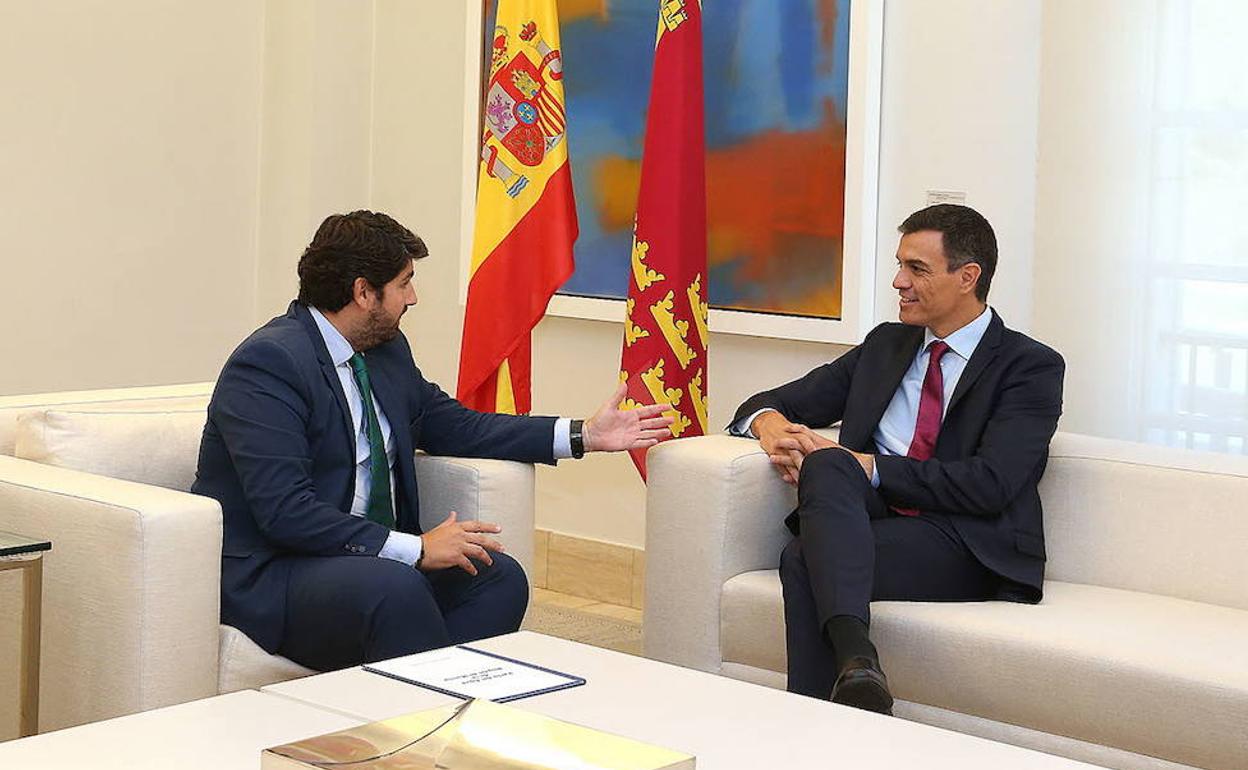 López Miras y Sánchez, durante una reunión mantenida en 2018.