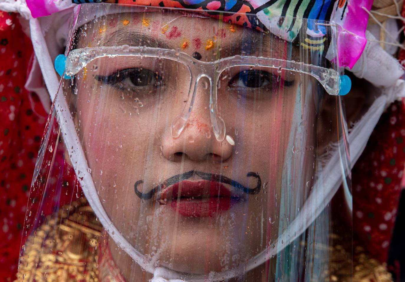 Fotos: Nepal se disfraza en recuerdo de sus difuntos