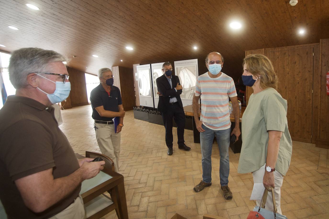 Fotos: La ministra Teresa Ribera visita el Mar Menor