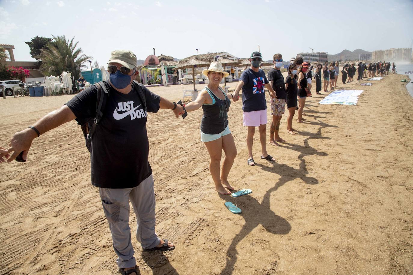 Fotos: Protesta en la Playa de los Alemanes en defensa del Mar Menor