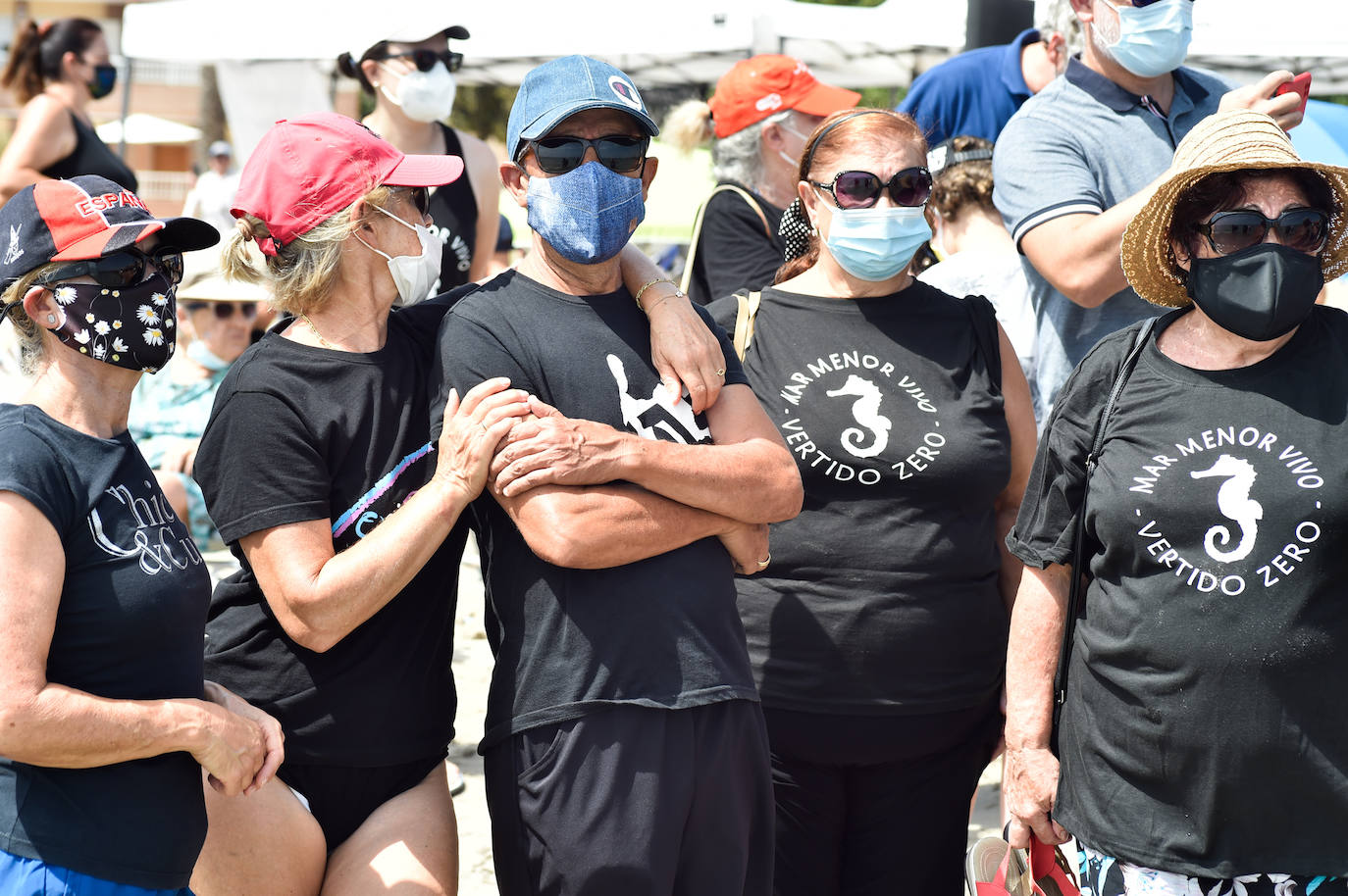 Fotos: La cadena humana en defensa de la laguna salada, en imágenes