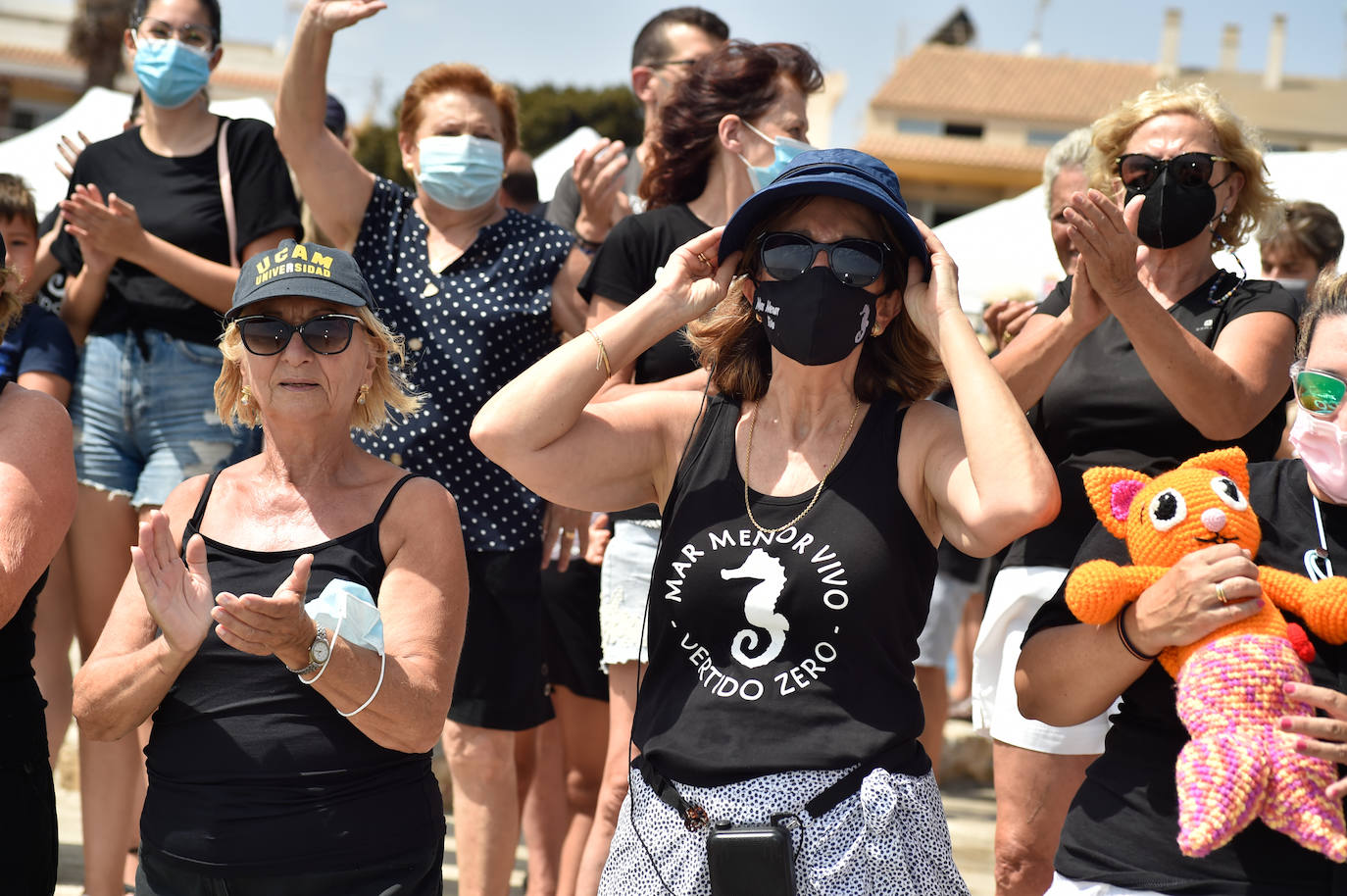 Fotos: La cadena humana en defensa de la laguna salada, en imágenes