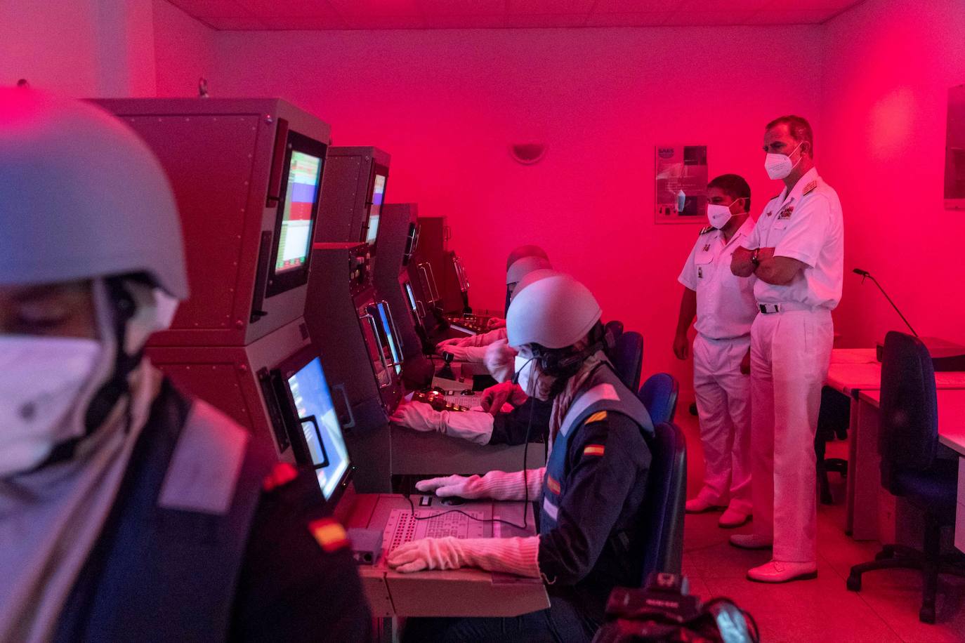 Fotos: El Rey visita en Cartagena la Fuerza de Medidas Contraminas de la Armada en su 75 aniversario